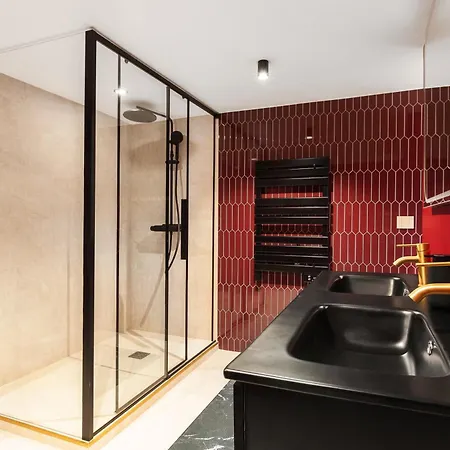 Duplex Luxueux Avec Billard Et Baignoire *