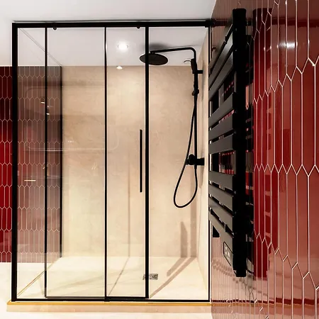 Duplex Luxueux Avec Billard Et Baignoire Paris