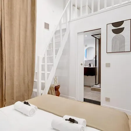 Duplex Luxueux Avec Billard Et Baignoire