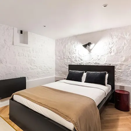 شقة Duplex Luxueux Avec Billard Et Baignoire باريس